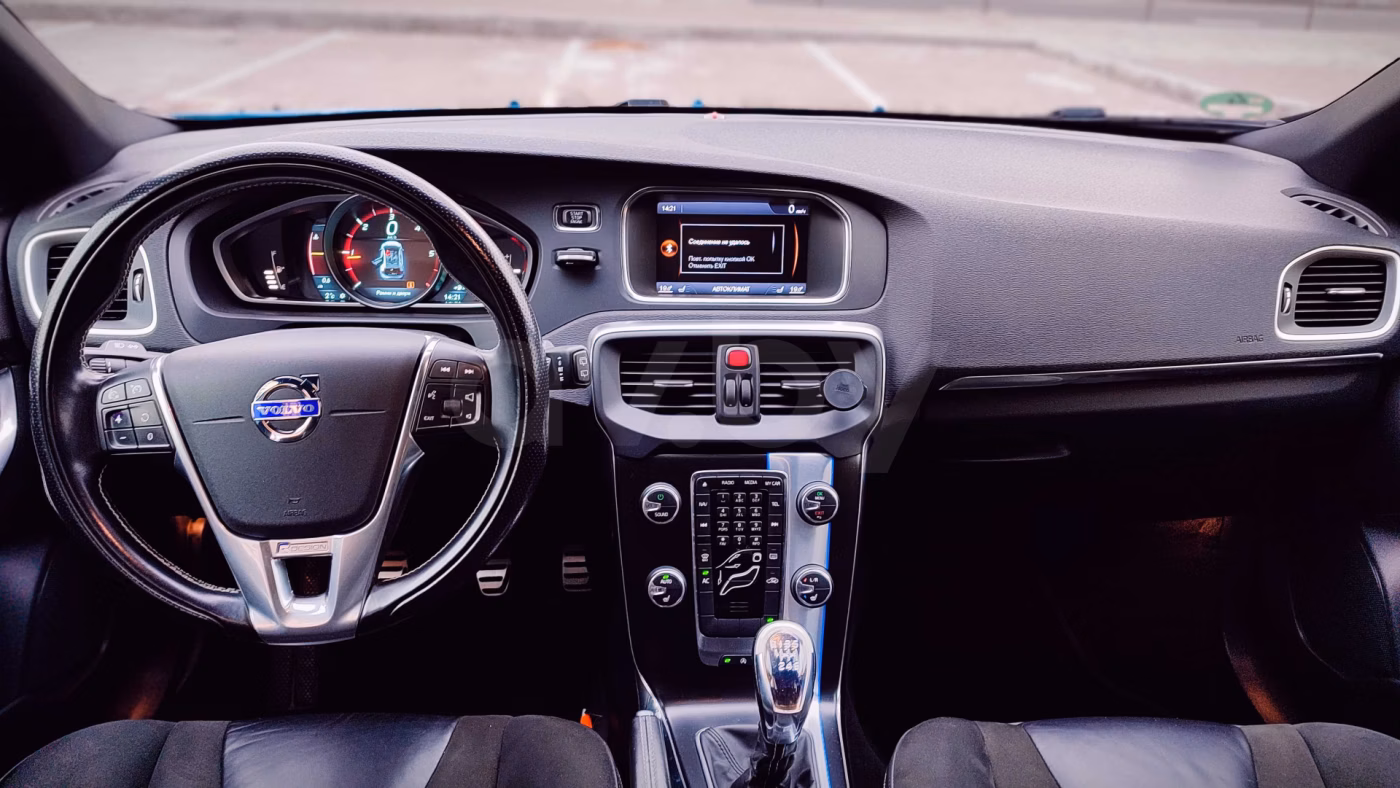 Volvo V40 фото 15