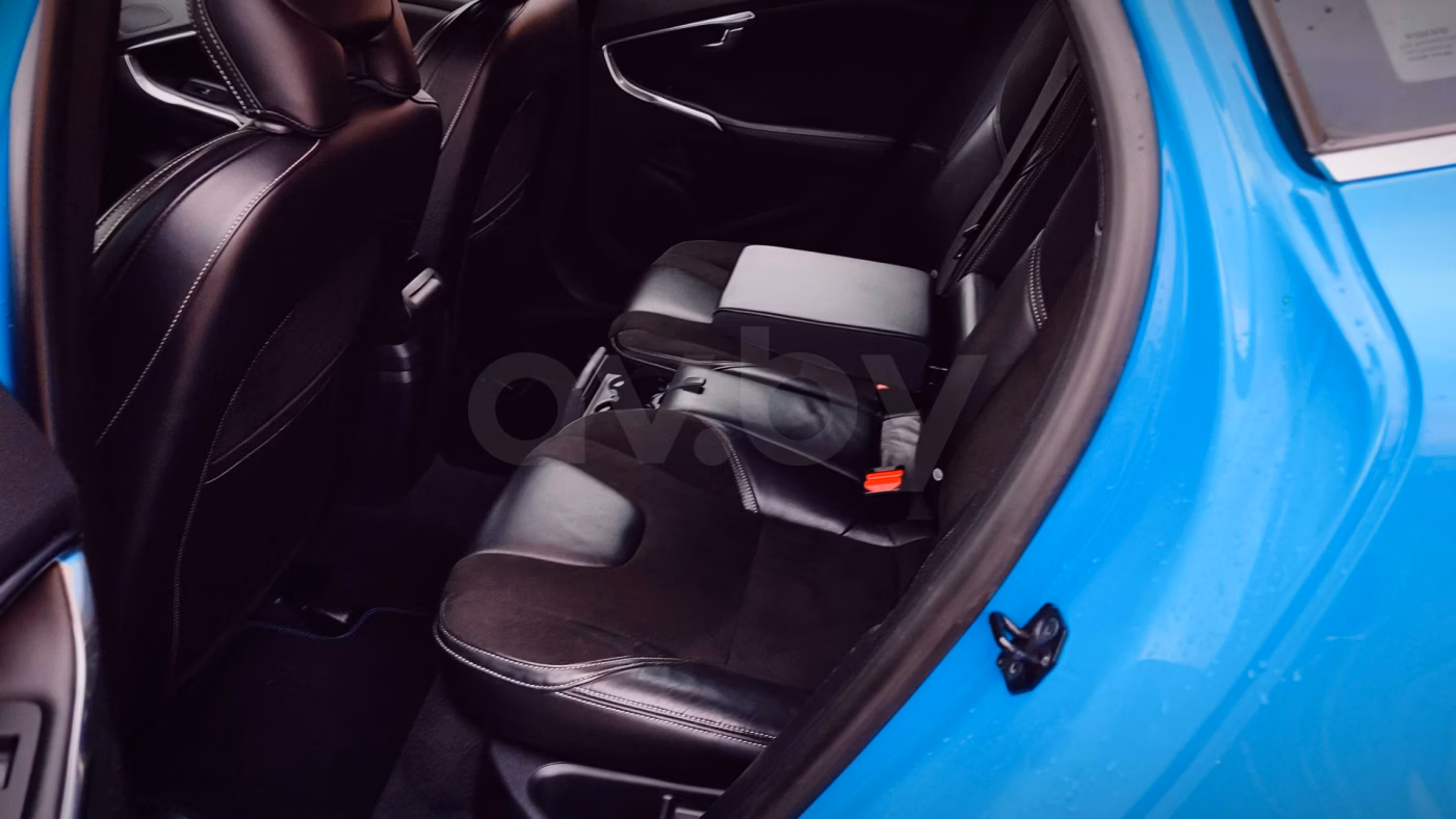 Volvo V40 фото 14