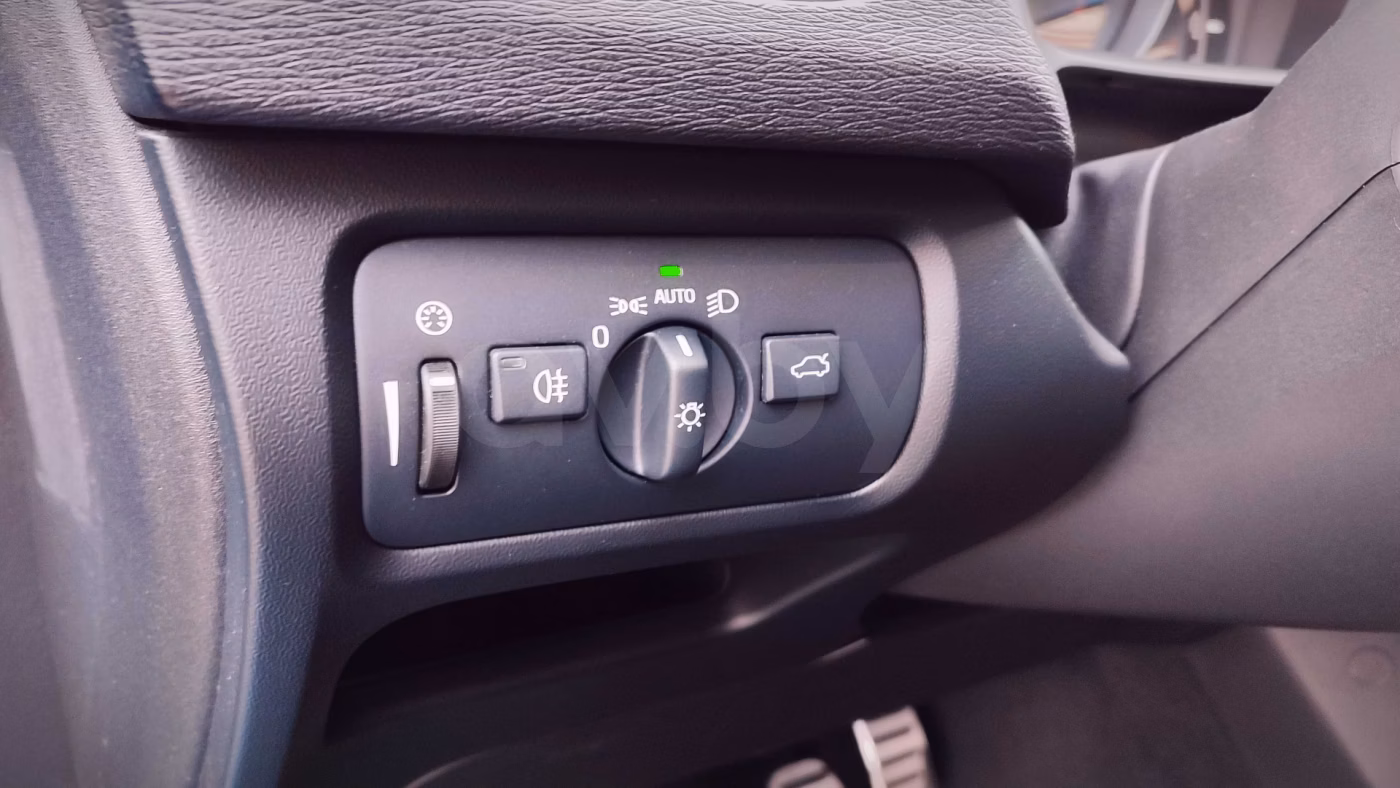 Volvo V40 фото 16