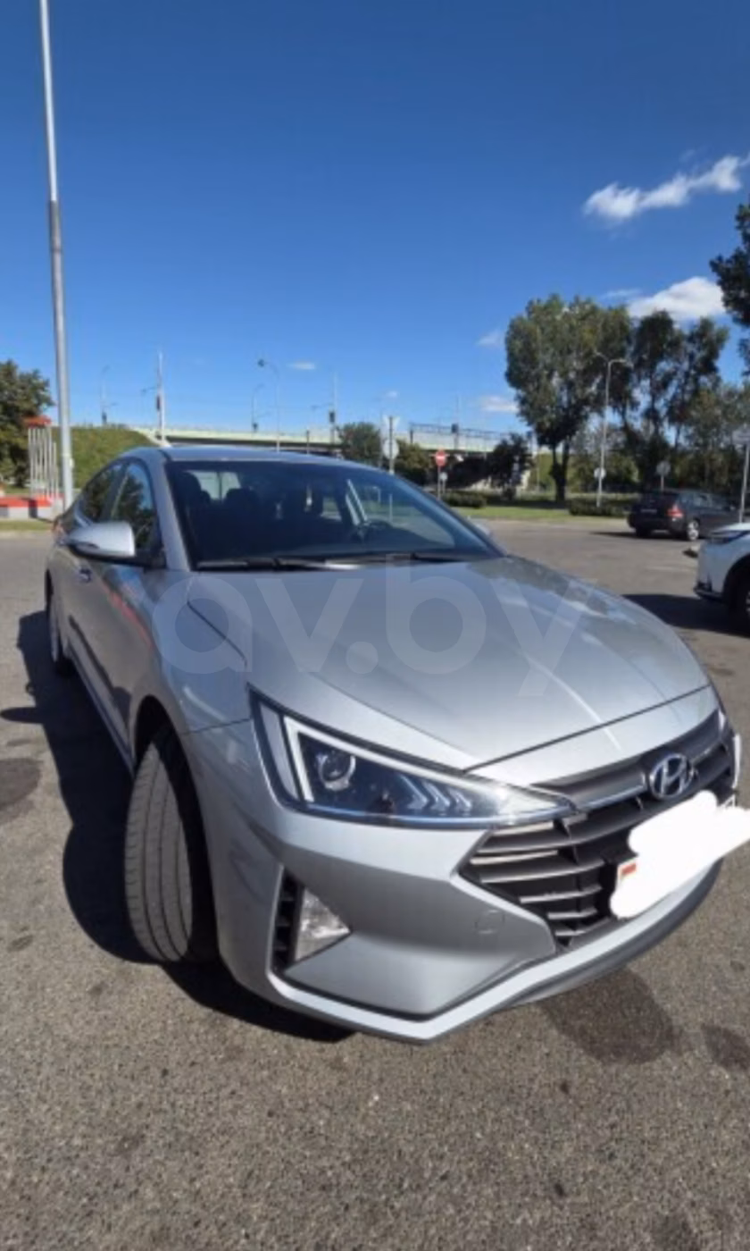 Hyundai Elantra фото 2