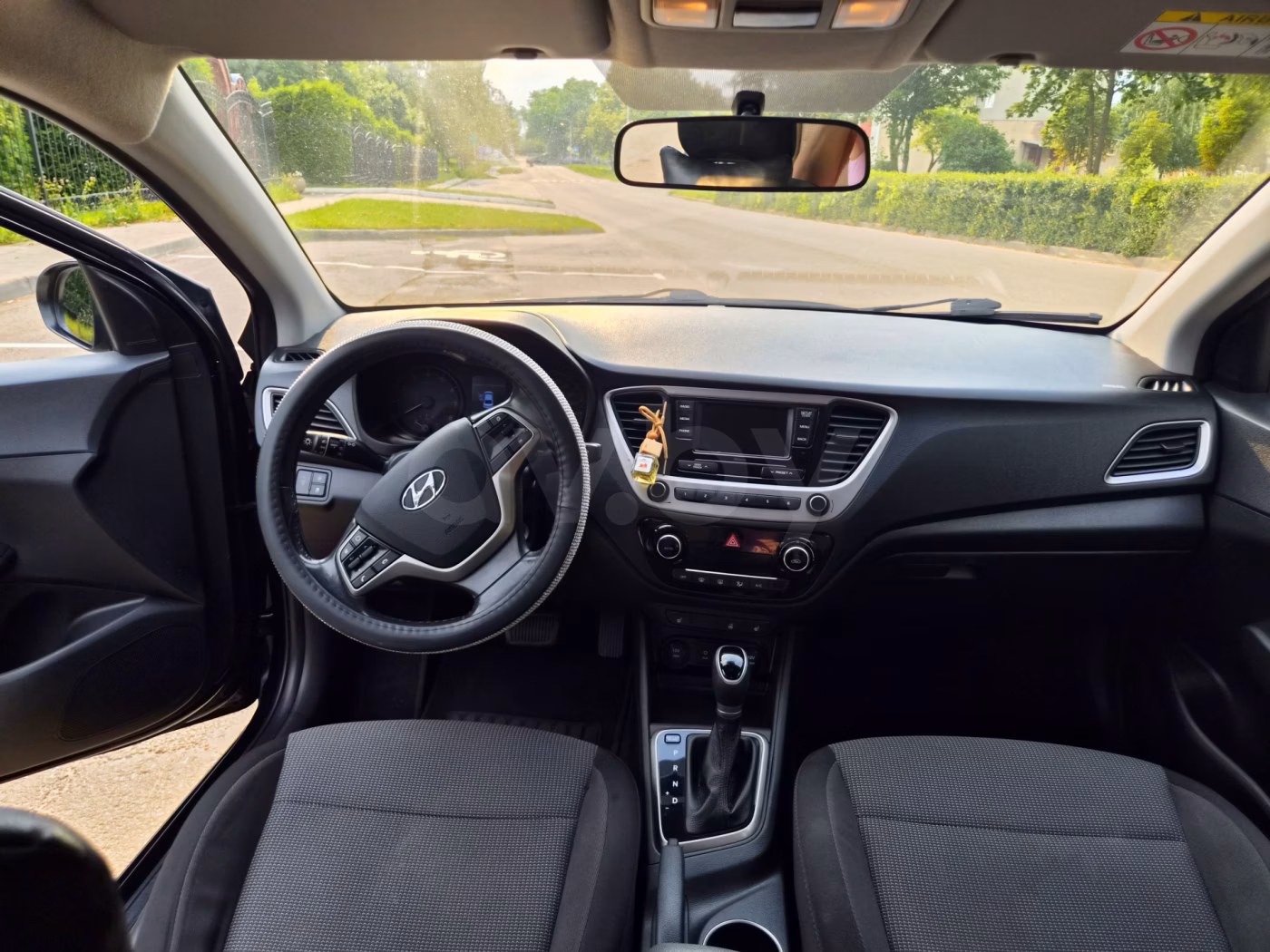 Hyundai Accent фото 7