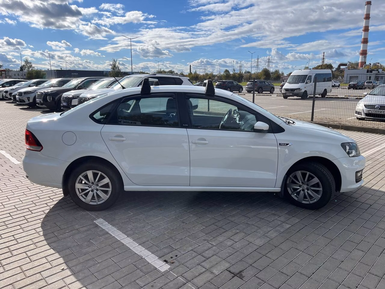 Volkswagen Polo Sedan фото 4