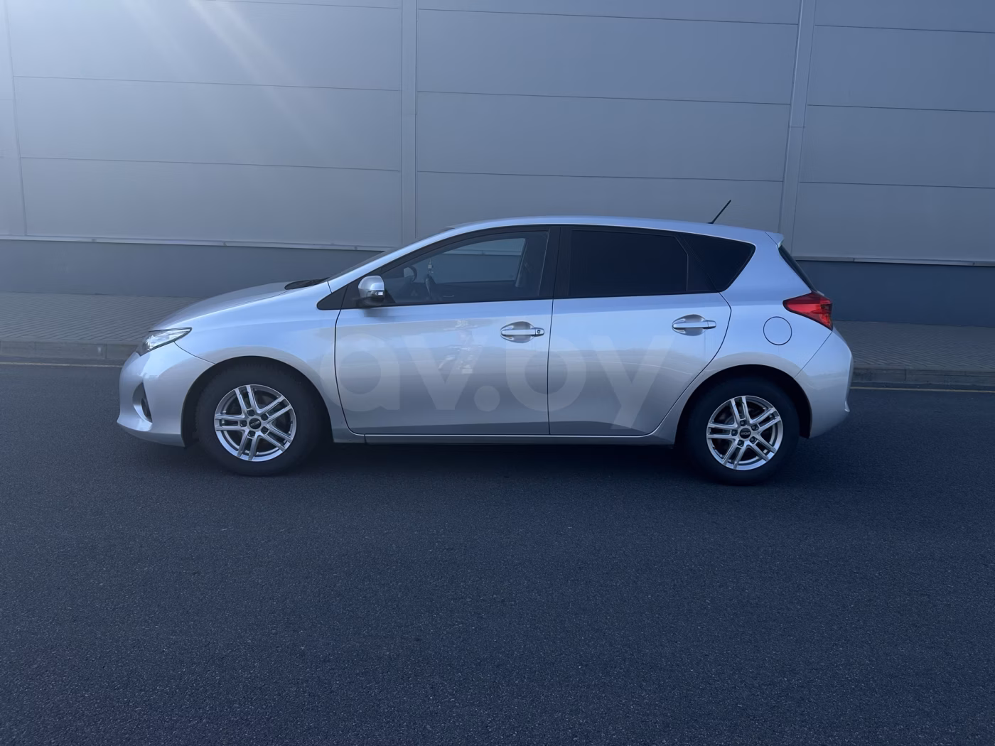 Toyota Auris фото 6