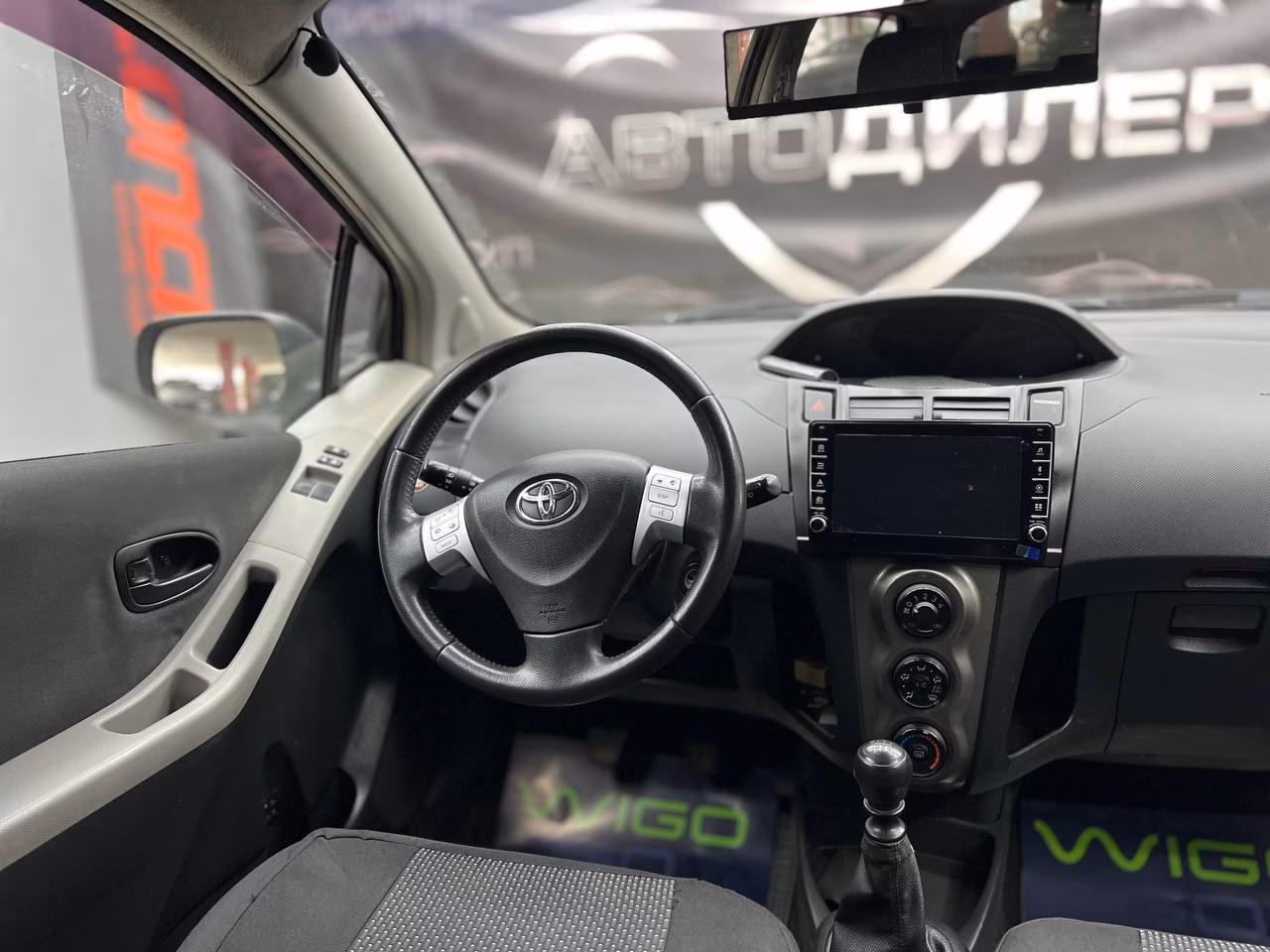 Toyota Yaris фото 12