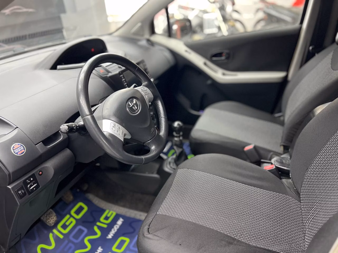 Toyota Yaris фото 7
