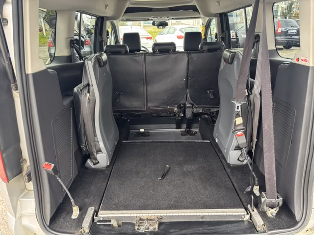 Ford Tourneo Connect фото 9