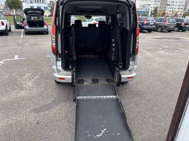 Ford Tourneo Connect фото 14