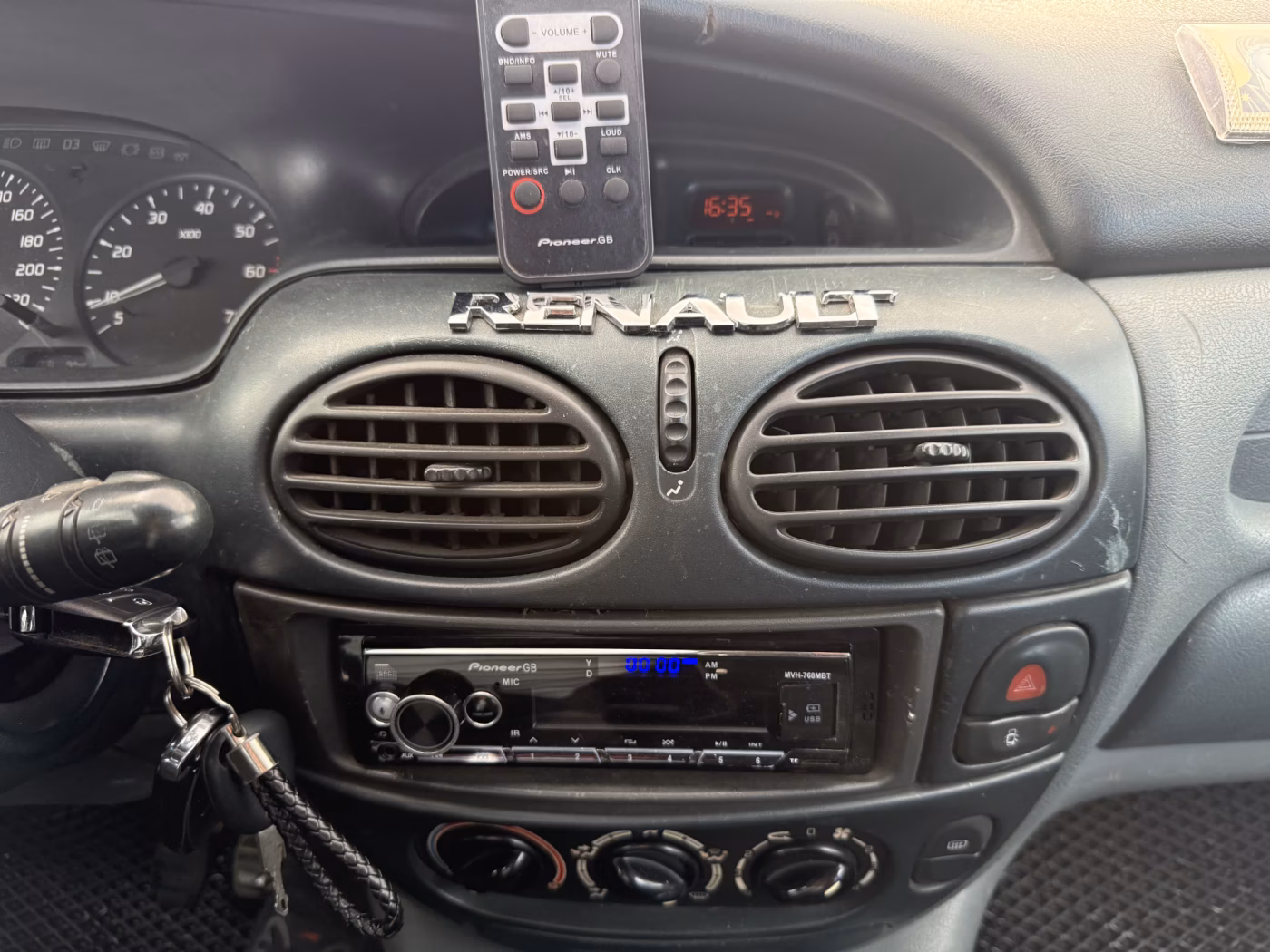 Renault Scenic фото 17
