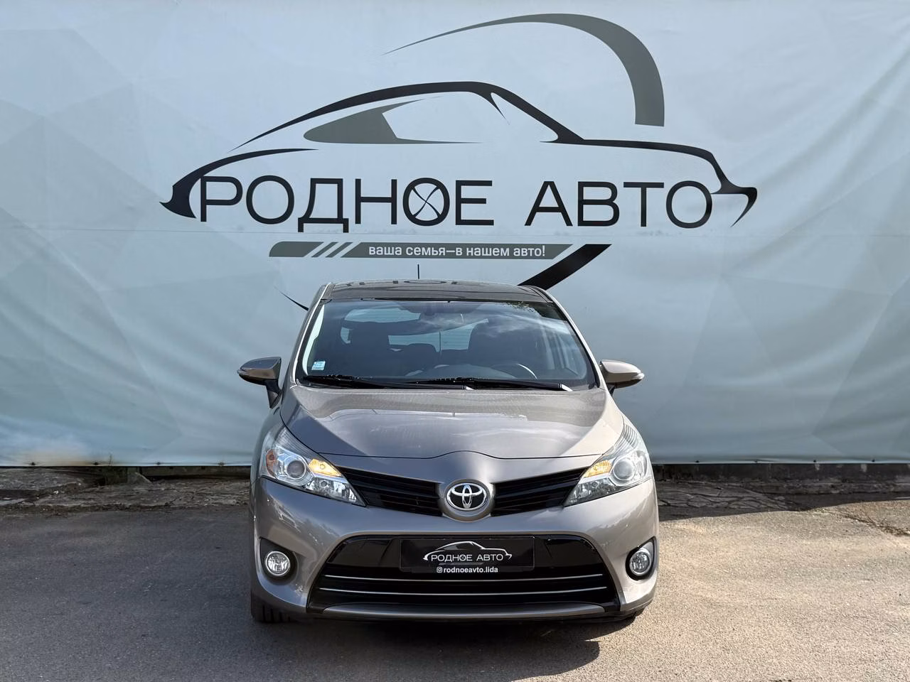Toyota Verso фото 2