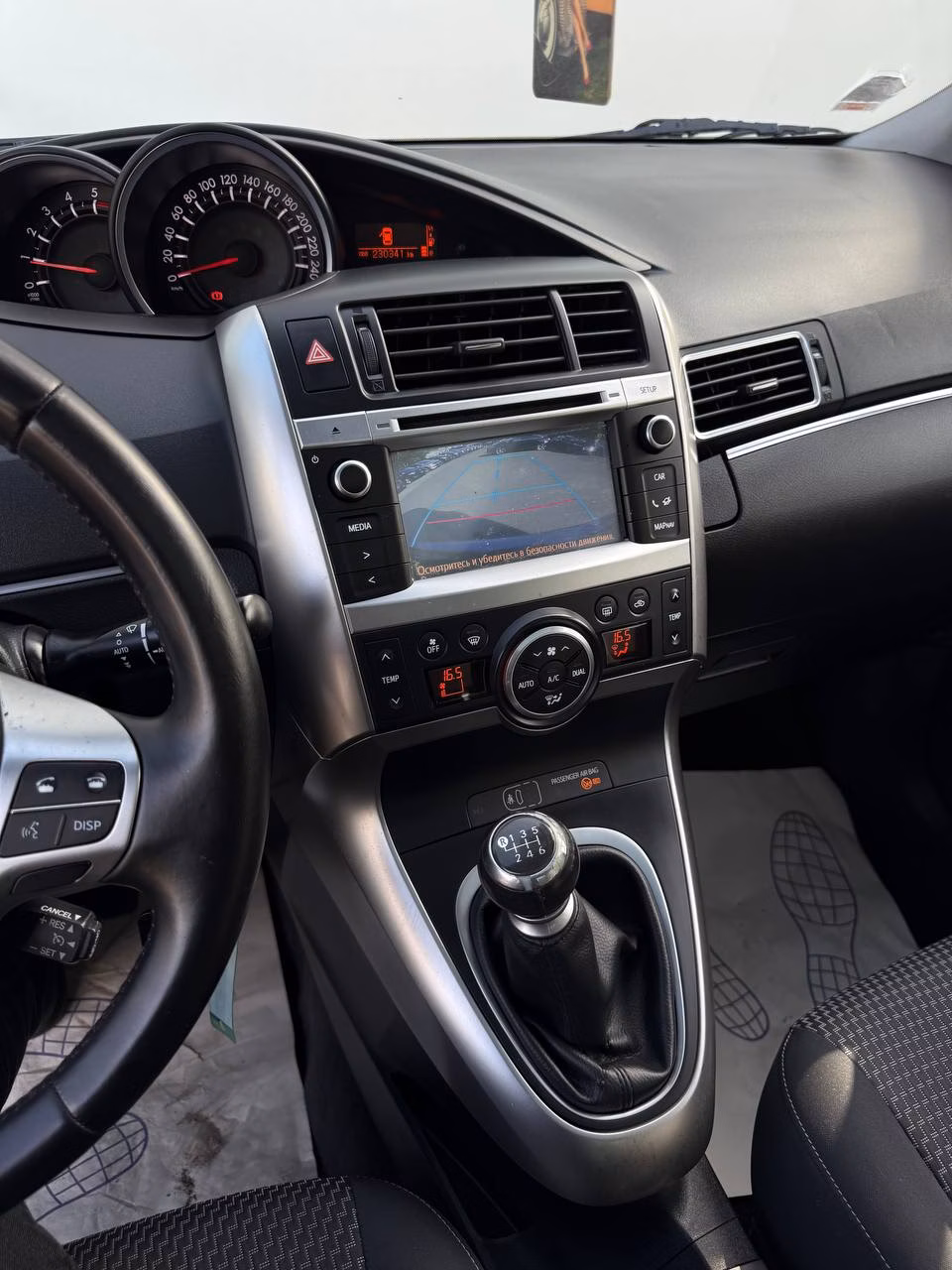 Toyota Verso фото 11