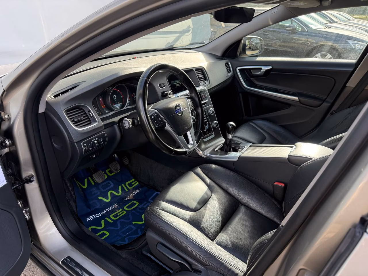 Volvo S60 фото 8