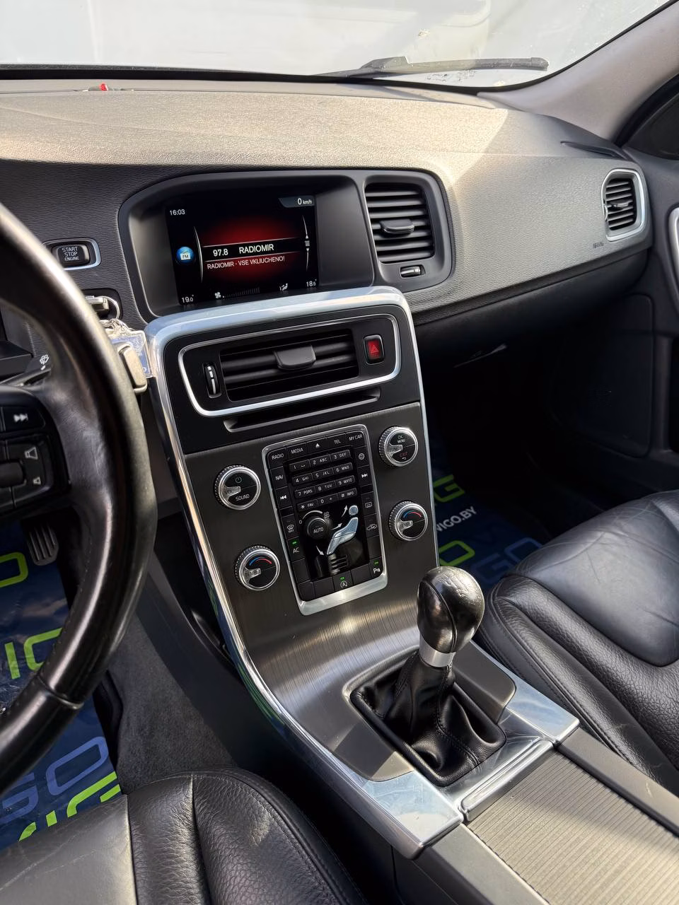 Volvo S60 фото 10