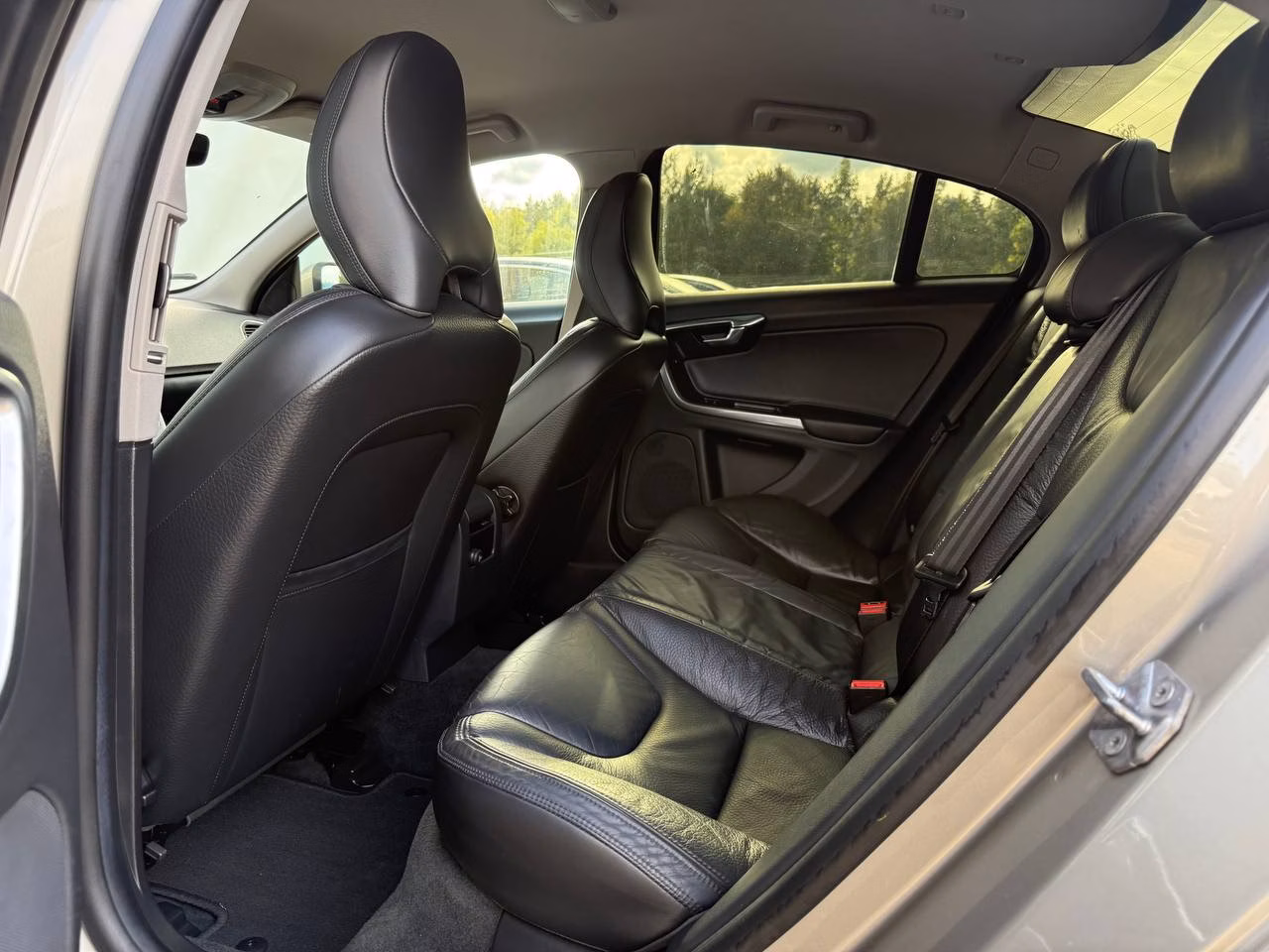Volvo S60 фото 12