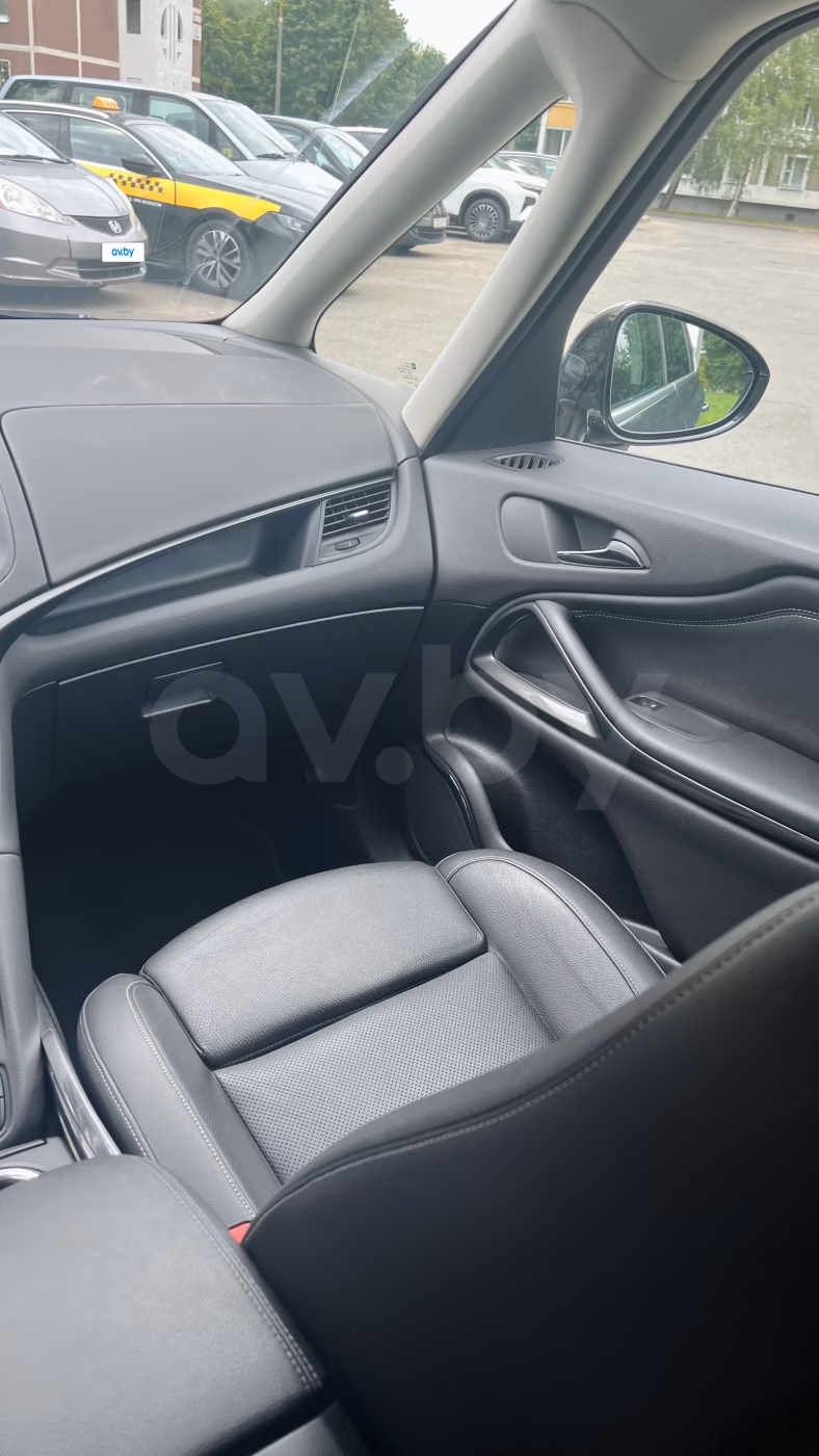 Opel Zafira фото 5