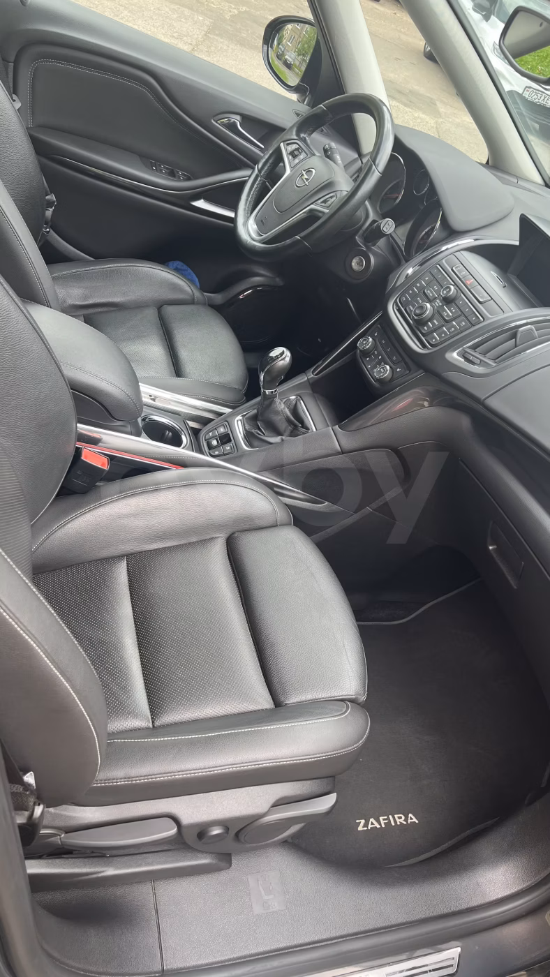 Opel Zafira фото 9