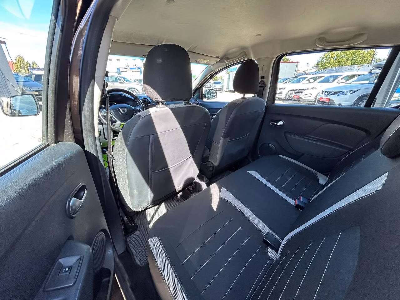Dacia Sandero Stepway фото 10