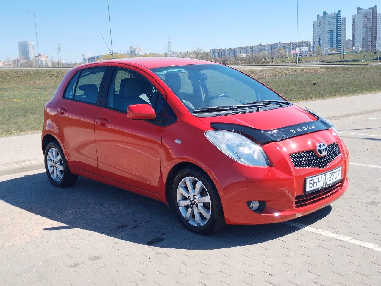 Toyota Yaris фото 3