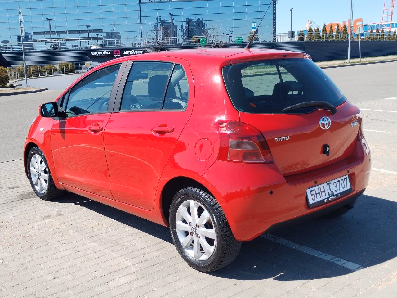 Toyota Yaris фото 4