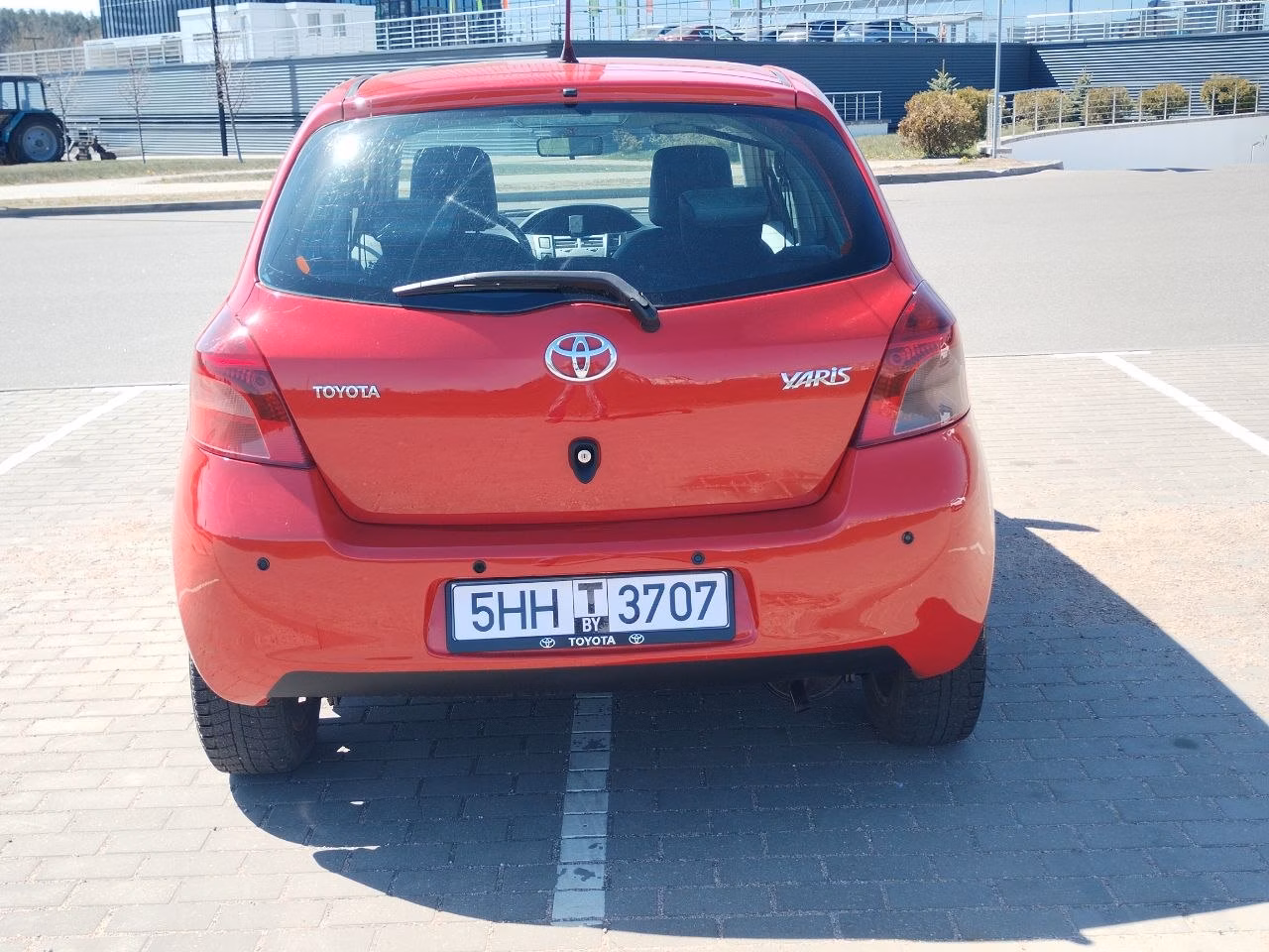 Toyota Yaris фото 8