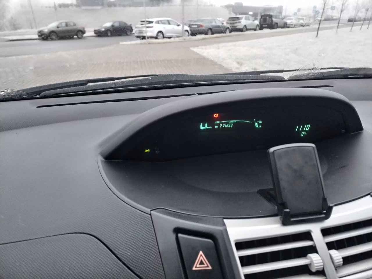 Toyota Yaris фото 13