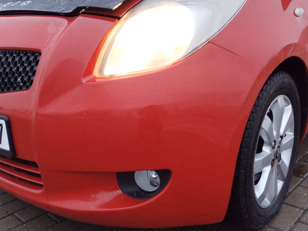 Toyota Yaris фото 15