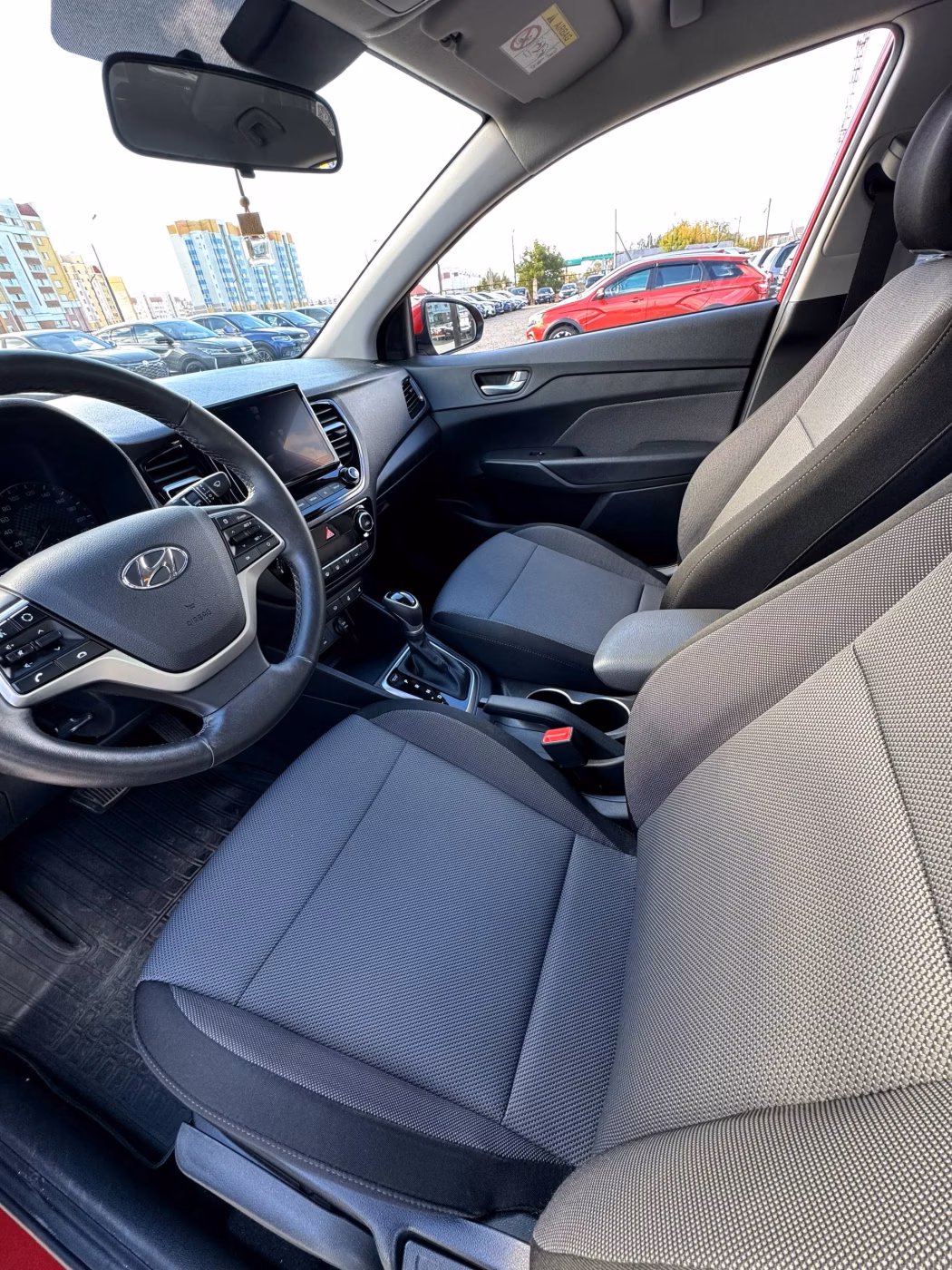 Hyundai Accent фото 6