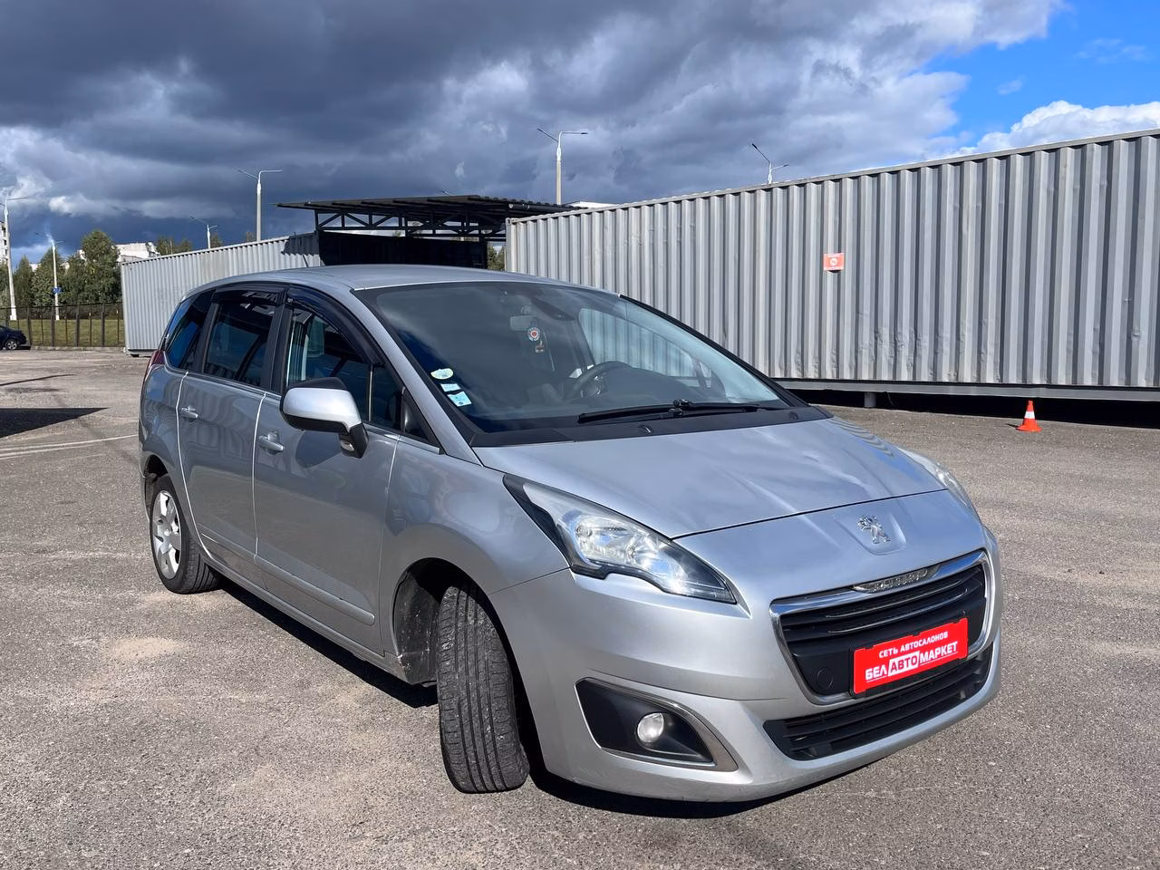 Peugeot 5008 фото 3