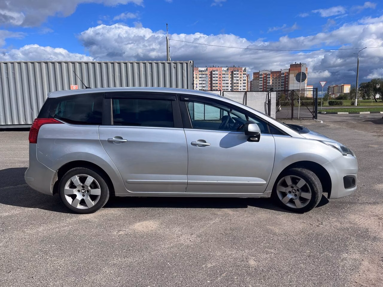 Peugeot 5008 фото 4