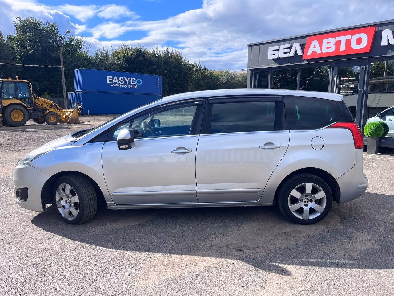 Peugeot 5008 фото 8