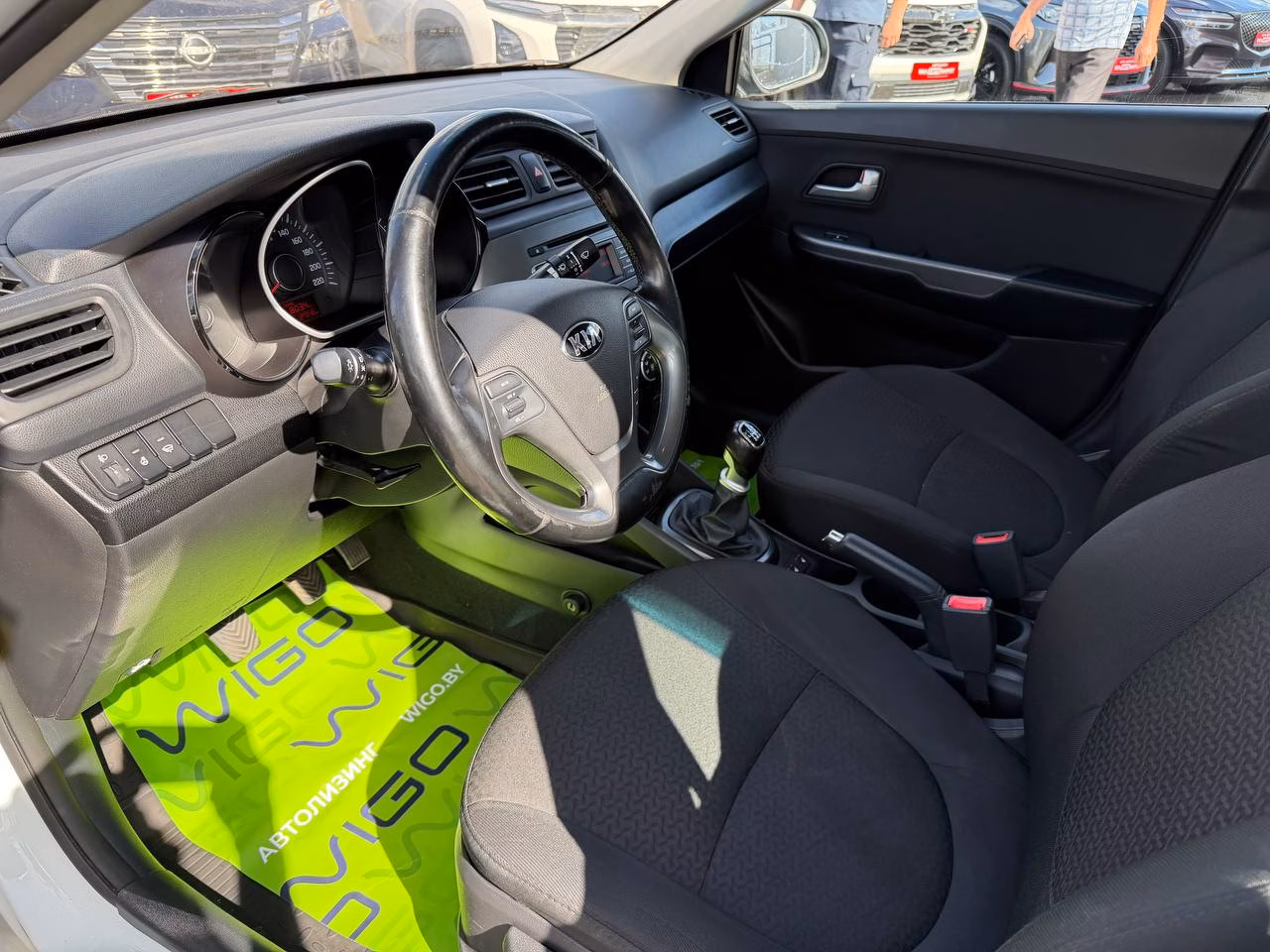 Kia Rio фото 10