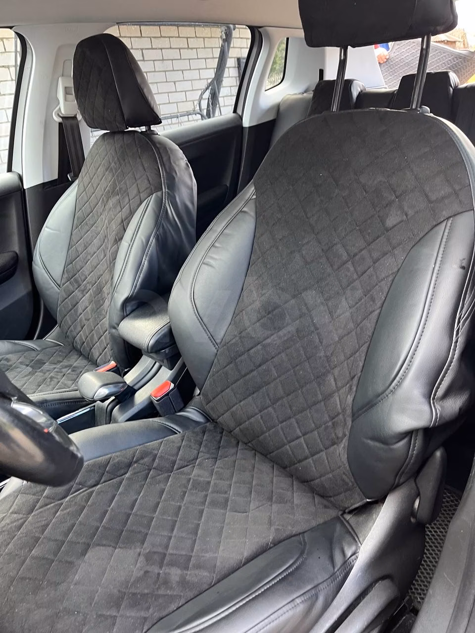 Peugeot 2008 фото 9