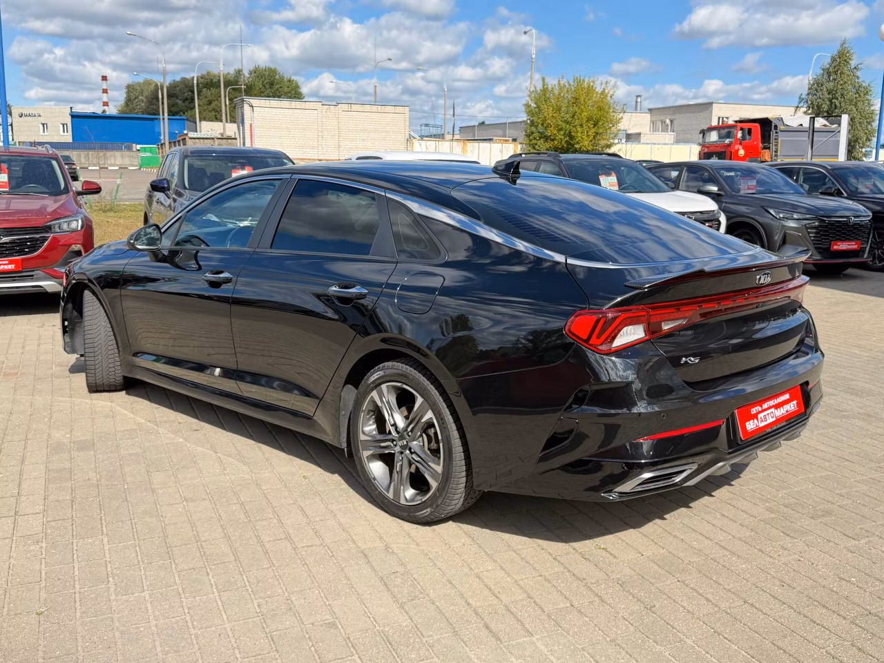 Kia K5 фото 8