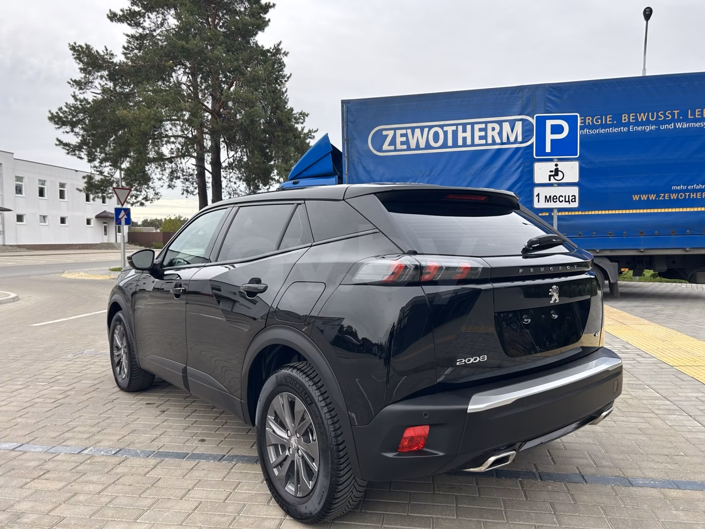 Peugeot 2008 фото 5