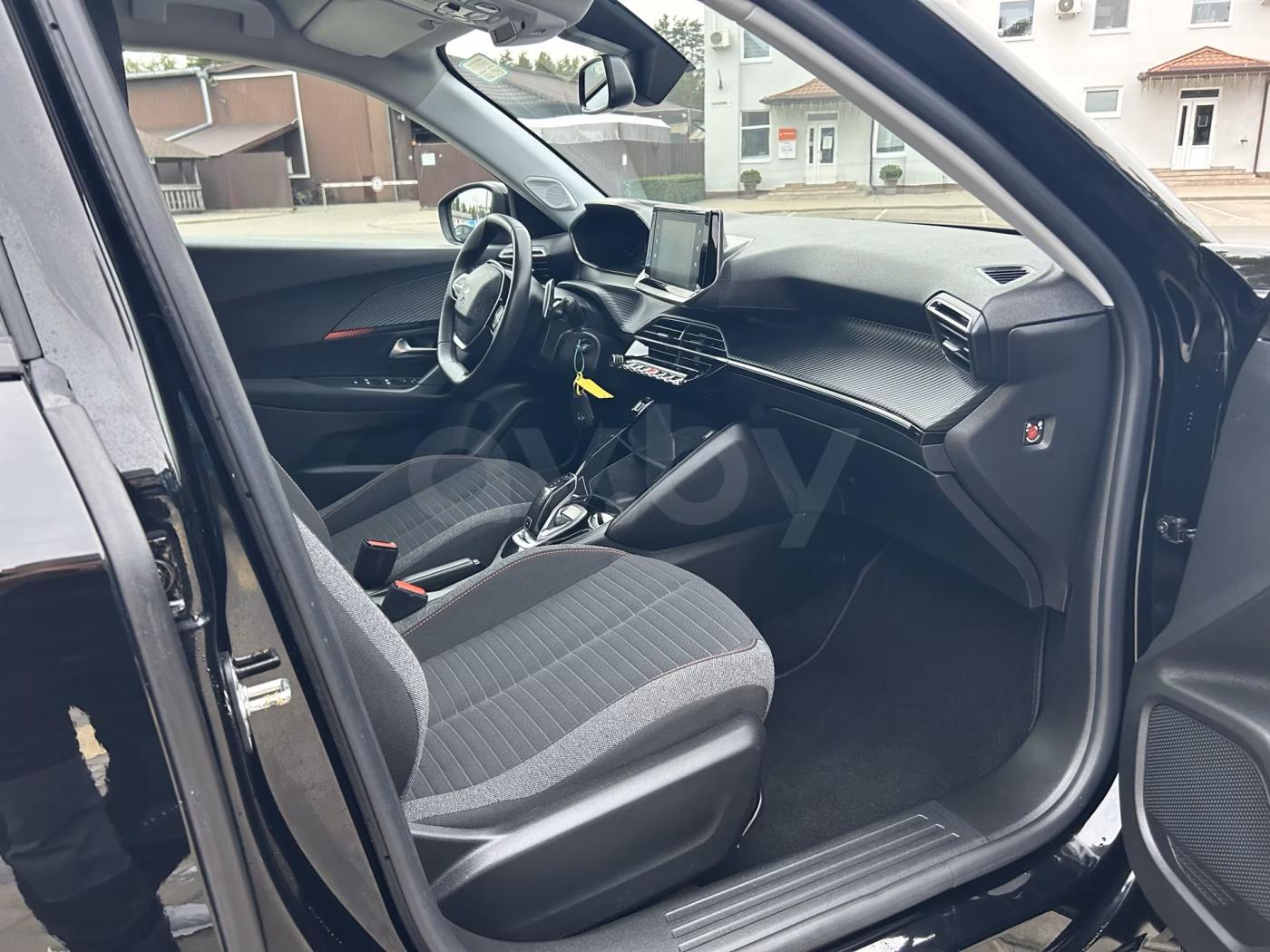 Peugeot 2008 фото 14