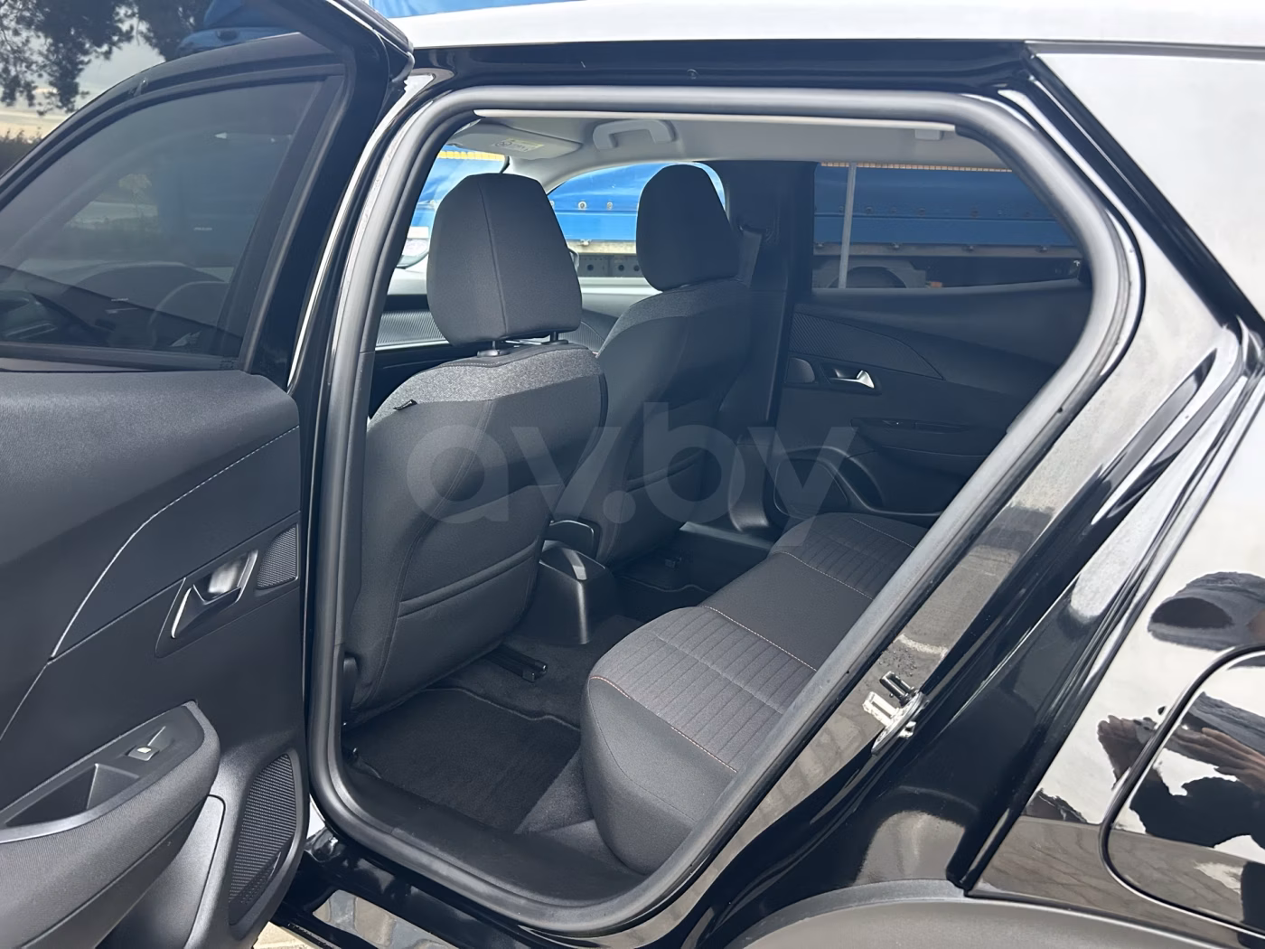 Peugeot 2008 фото 15