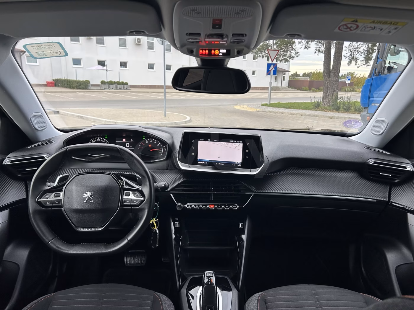 Peugeot 2008 фото 10