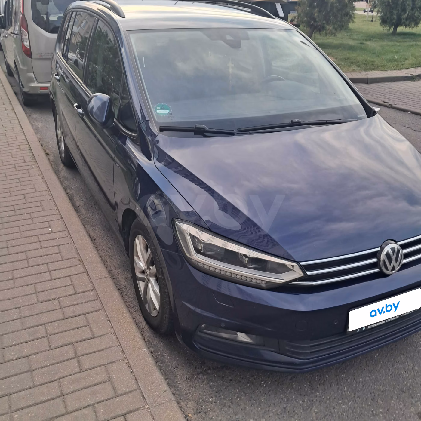 Volkswagen Touran фото 2