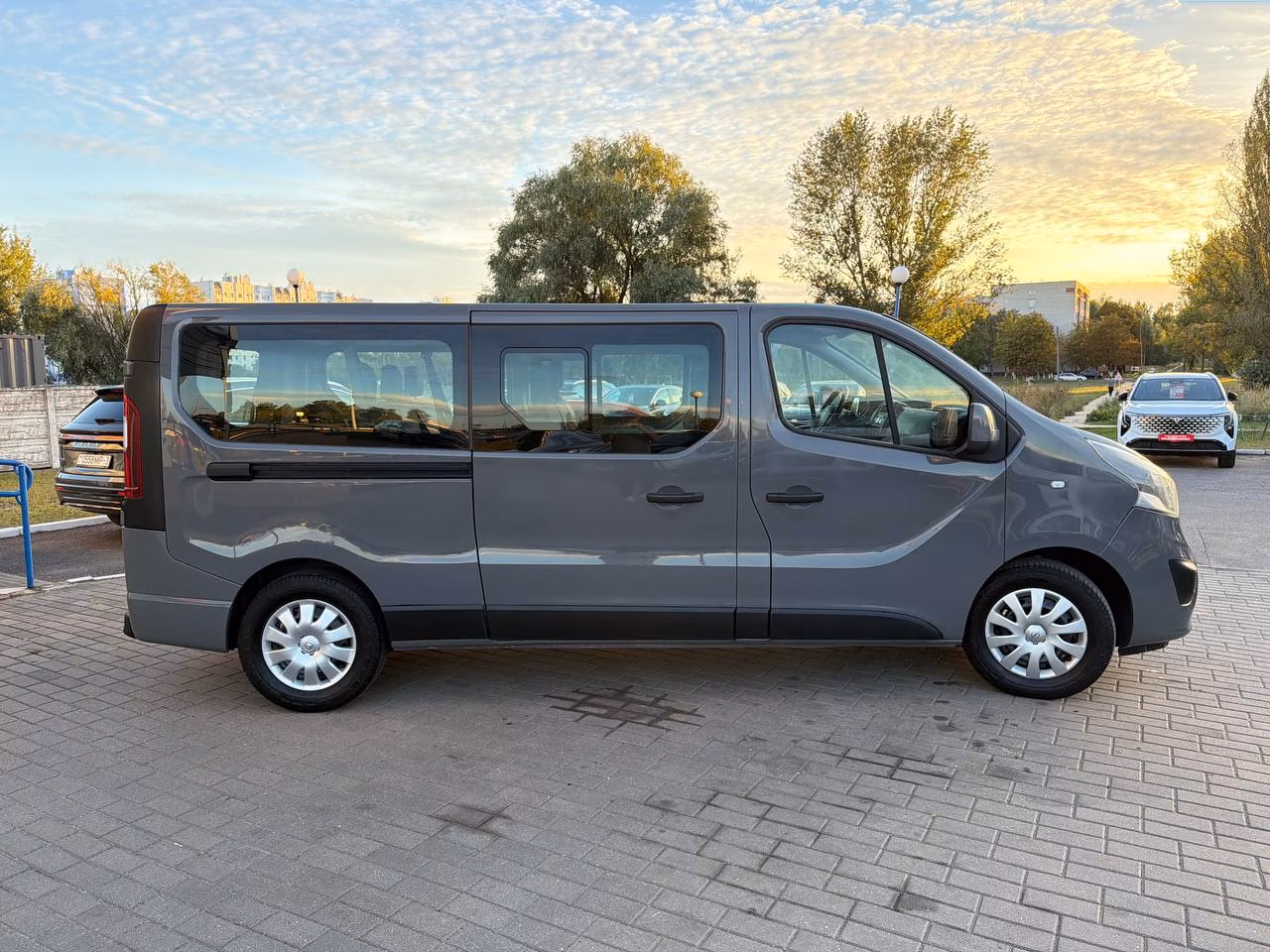 Opel Vivaro фото 4
