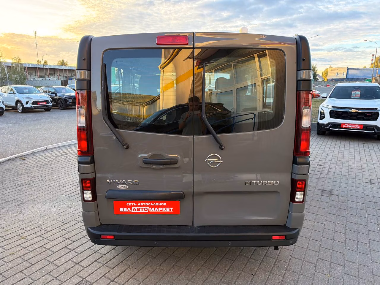 Opel Vivaro фото 6