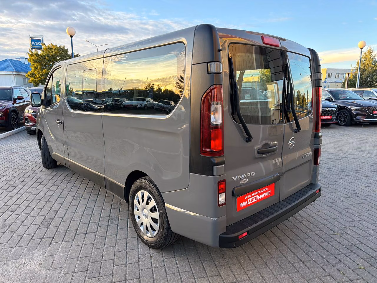 Opel Vivaro фото 7