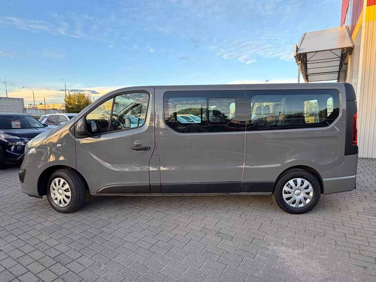 Opel Vivaro фото 8