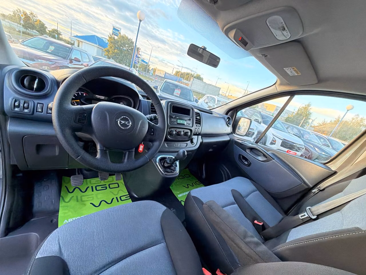 Opel Vivaro фото 16