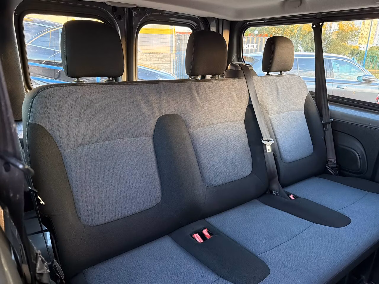 Opel Vivaro фото 18