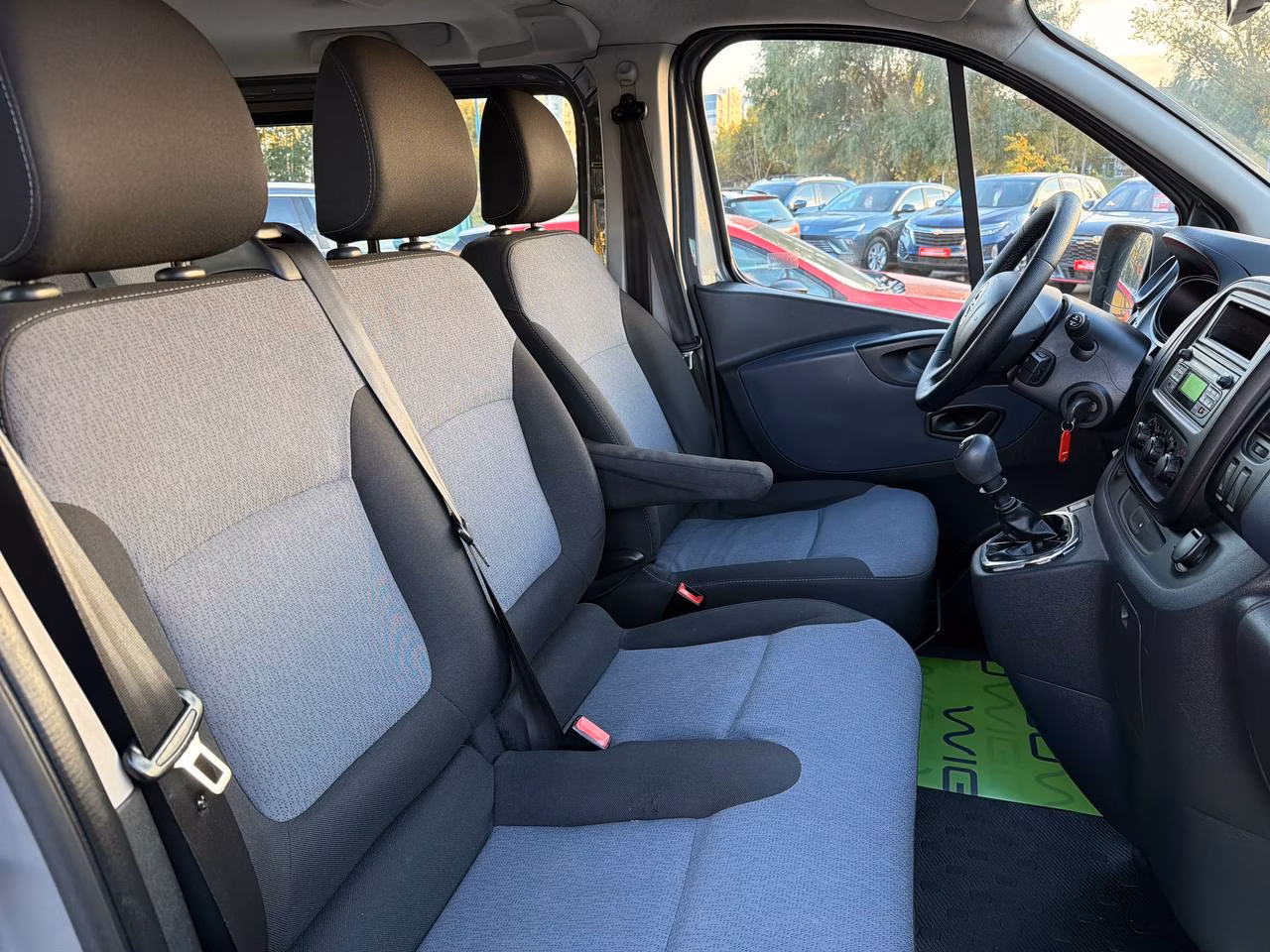 Opel Vivaro фото 19