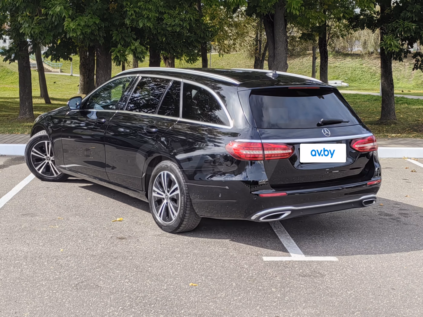 Mercedes-Benz E-Класс фото 20
