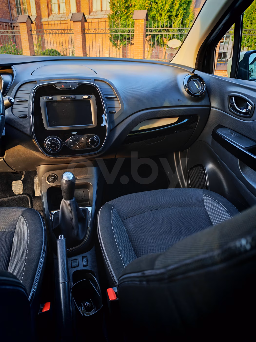 Renault Captur фото 8