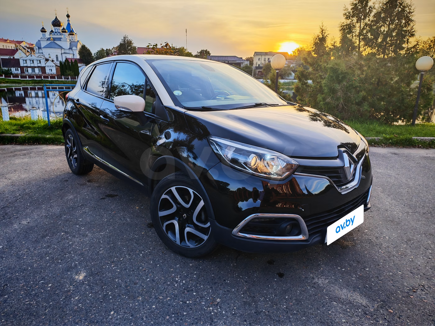 Renault Captur фото 10
