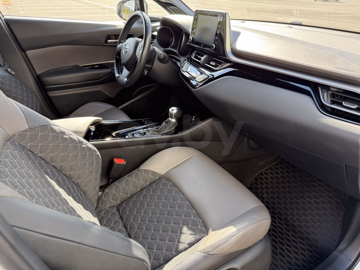 Toyota C-HR фото 11