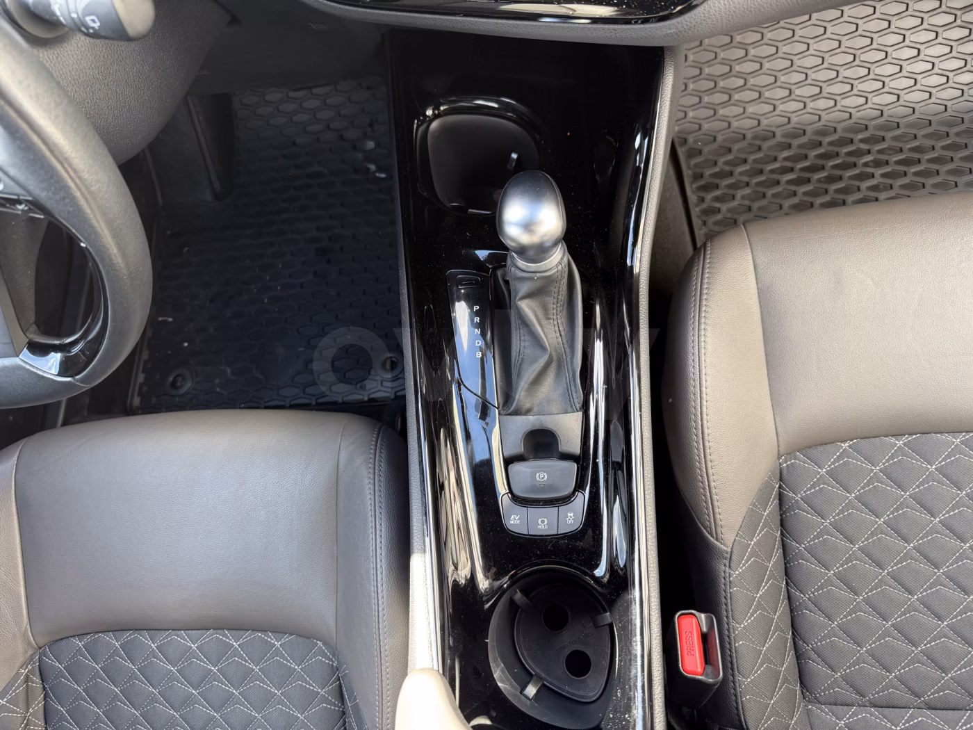 Toyota C-HR фото 15