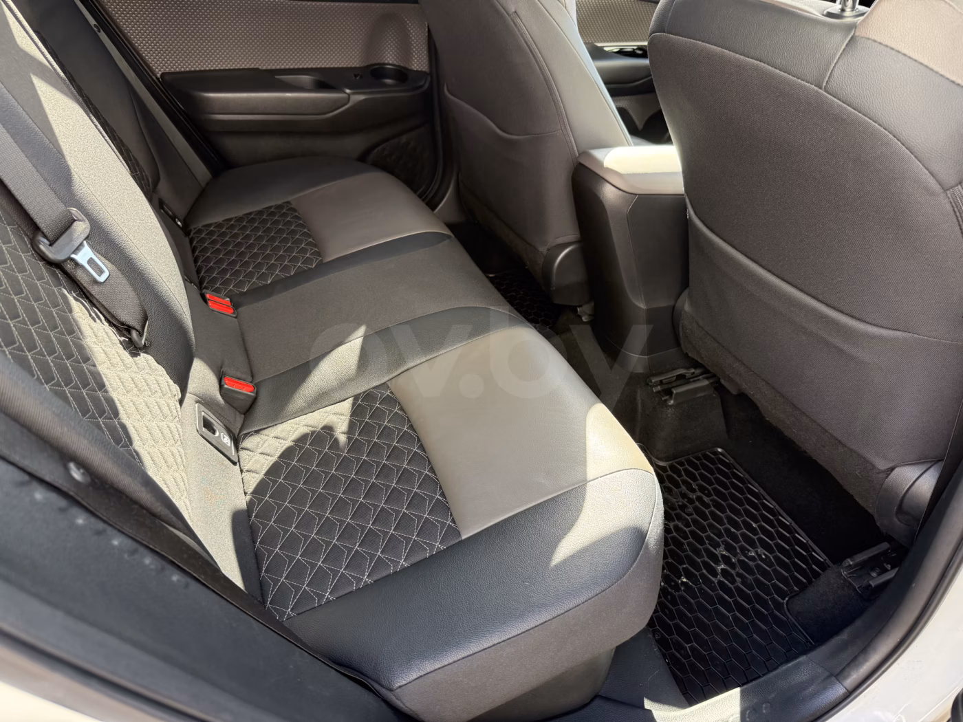 Toyota C-HR фото 13